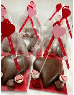 DEMI COEUR FLEURI GM LAIT GARNI PRALINES . 2